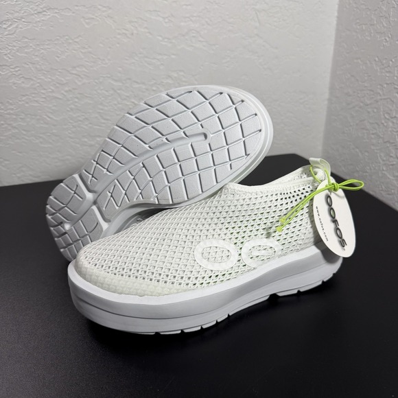 OOFOS OOmega Chukka Women's White Recovery Shoes Sz 7.5 5173 Comfort Slip-On New - Picture 2 of 10
